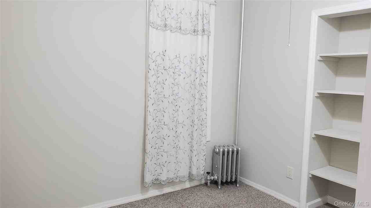 8602 89th St #1 - Photo 3 of 6
