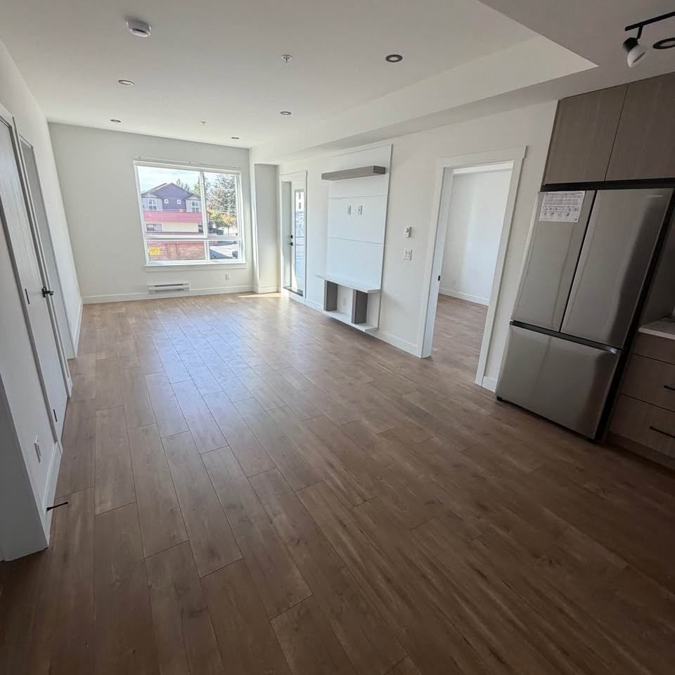 10782 140 Street #310 - Photo 5 of 13