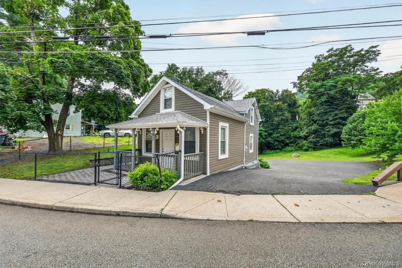 83 Mountain Ave - Photo 2 of 30