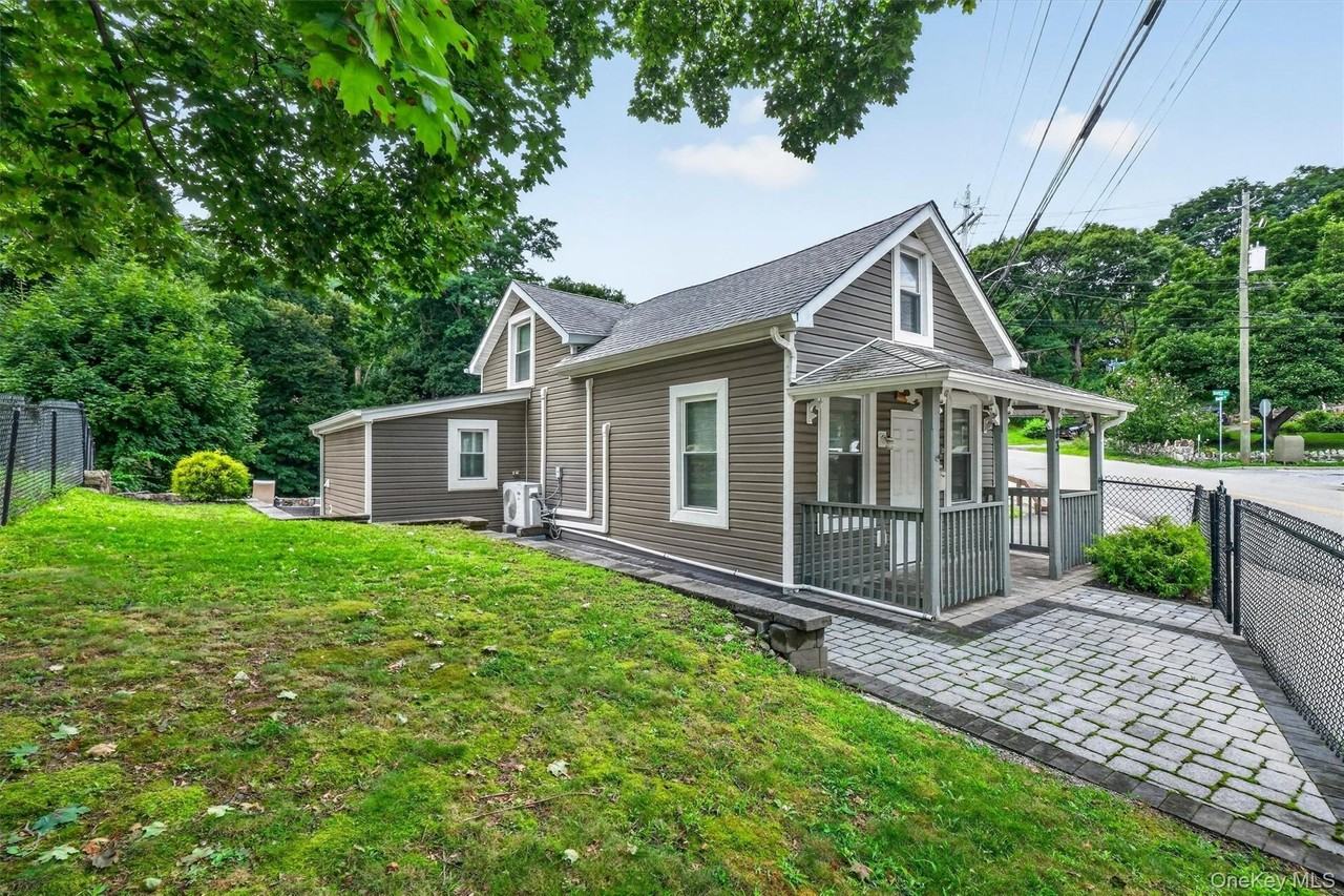83 Mountain Ave - Photo 4 of 30