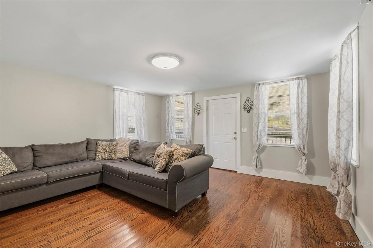 83 Mountain Ave - Photo 7 of 30