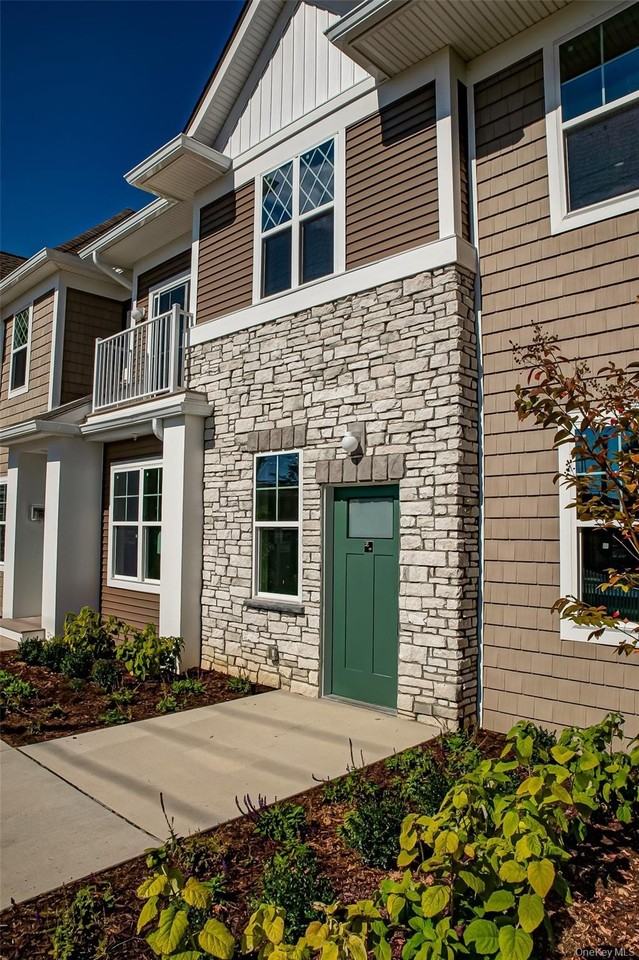 1 Conklin St #105 - Photo 3 of 16
