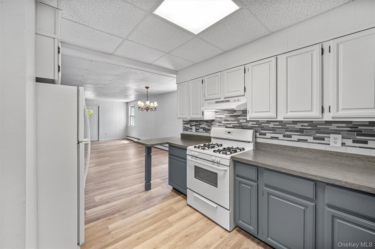 28 Van Buren St #1 - Photo 2 of 21