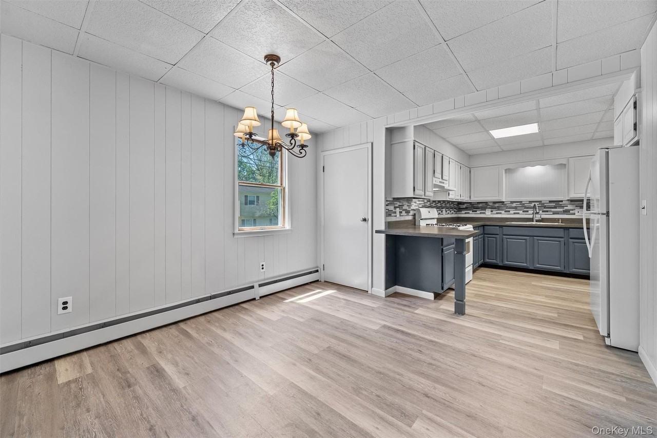 28 Van Buren St #1 - Photo 7 of 21