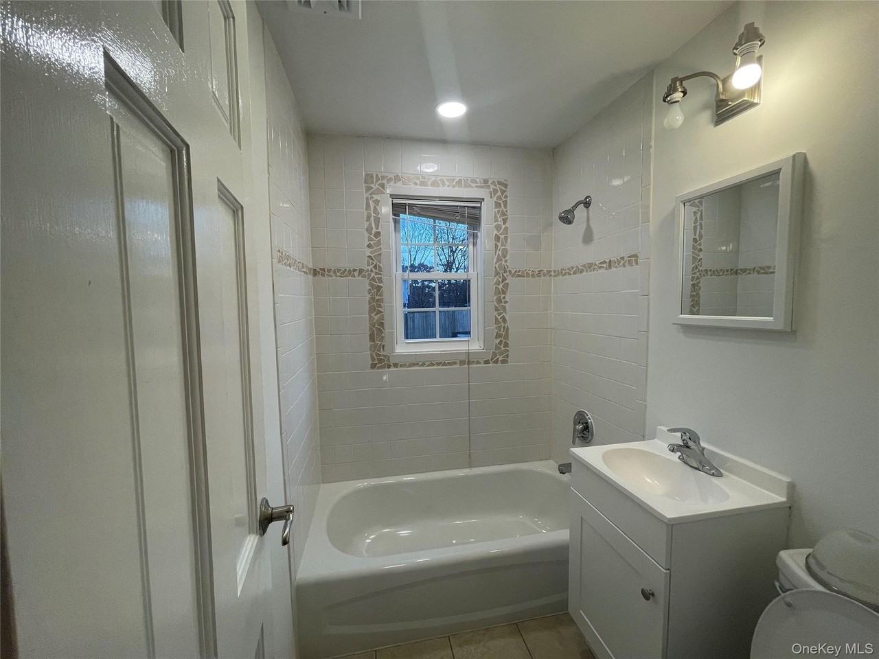 368 Ontario St - Photo 6 of 20
