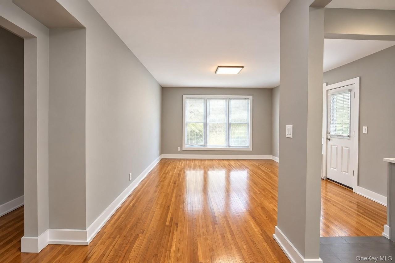 242 E Broadway #1 - Photo 3 of 24