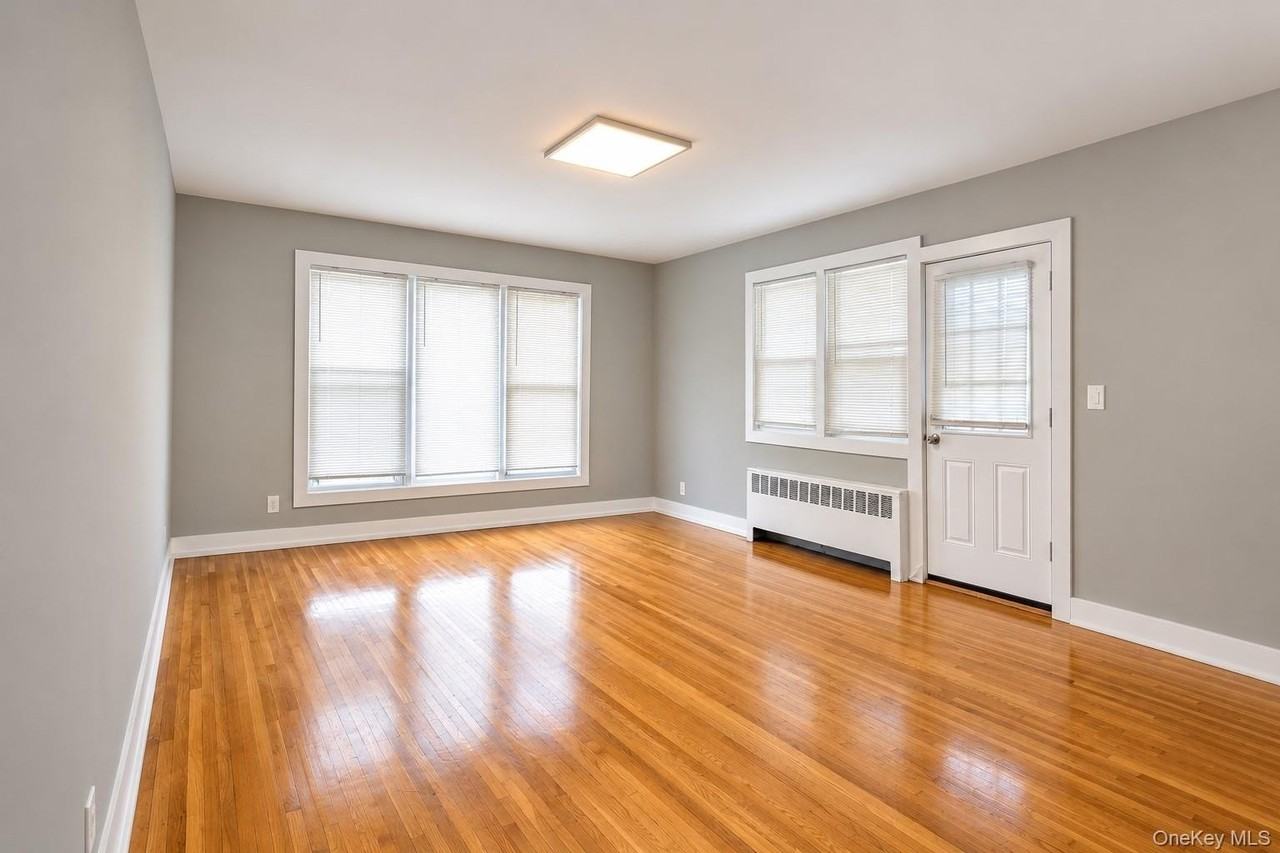 242 E Broadway #1 - Photo 7 of 24