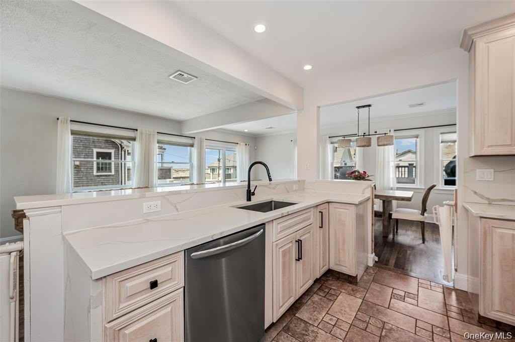 30 Buffalo Ave - Photo 6 of 46