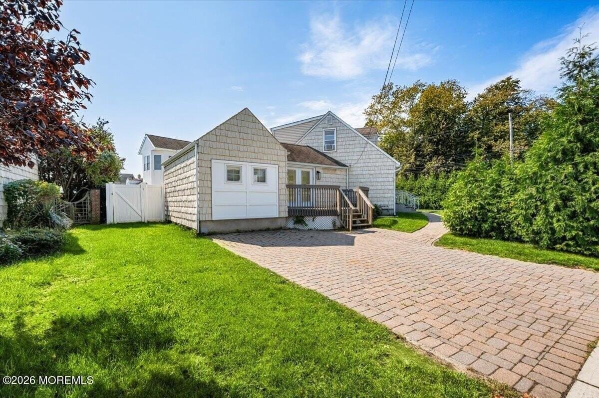 869 Norwood Ave - Photo 3 of 35