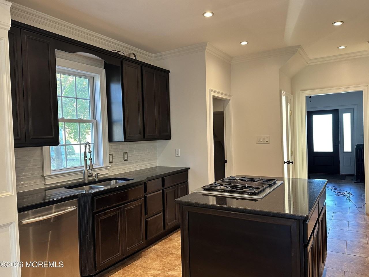 186 Madison Ave - Photo 4 of 48