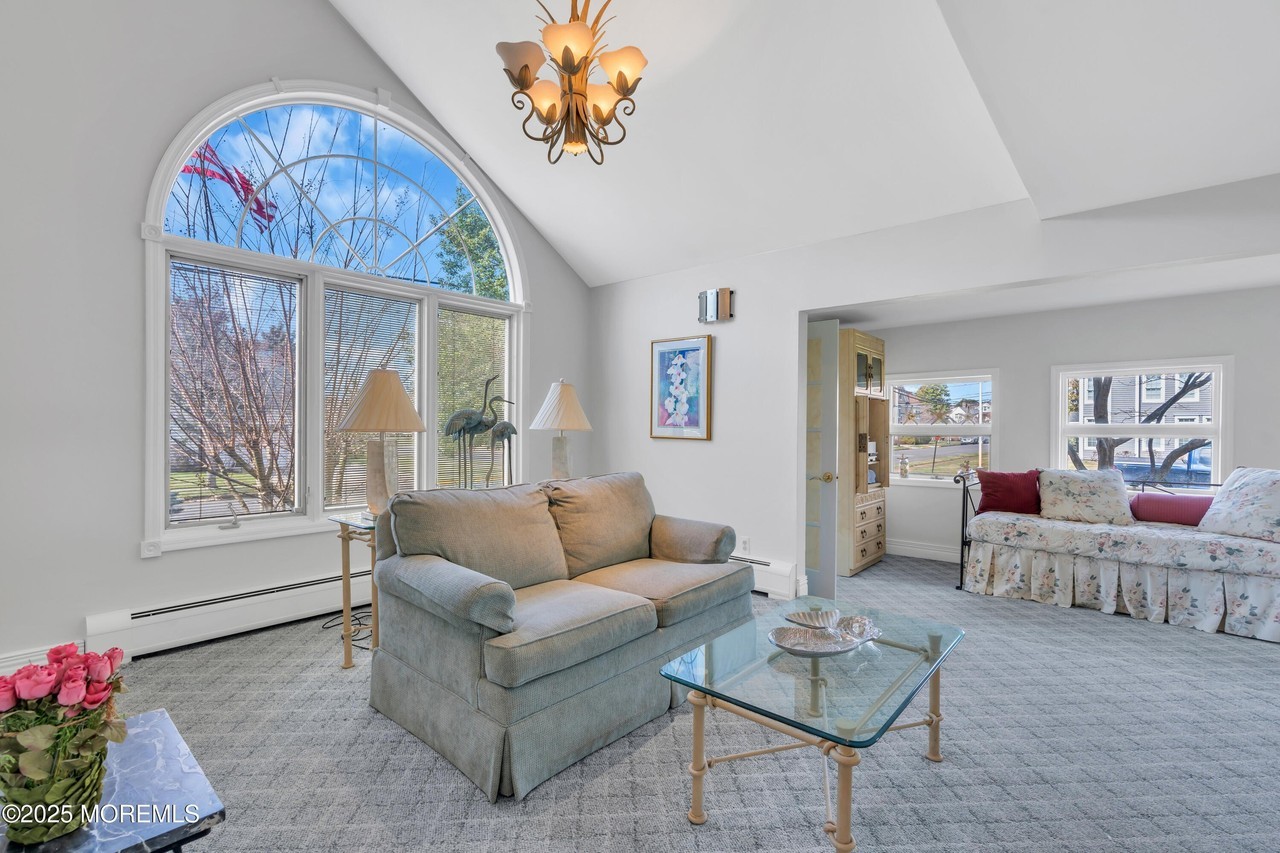 124 Neptune Pl - Photo 5 of 50