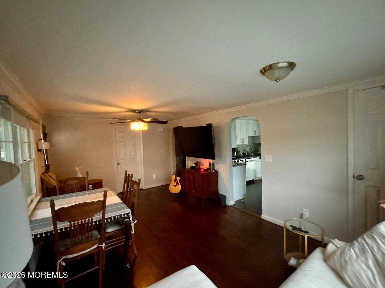 331 W Sylvania Ave - Photo 4 of 17