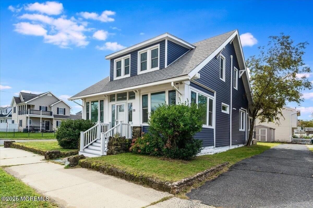 118 Beachway Ave - Photo 2 of 15
