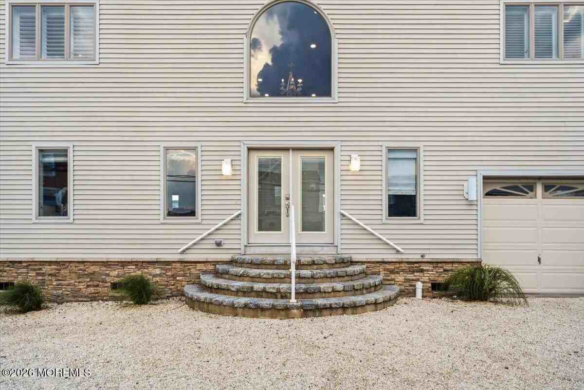 402 Daytona Dr - Photo 4 of 50