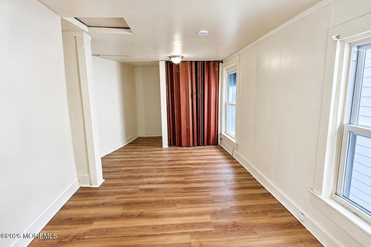 258 Fisher Ave - Photo 5 of 10