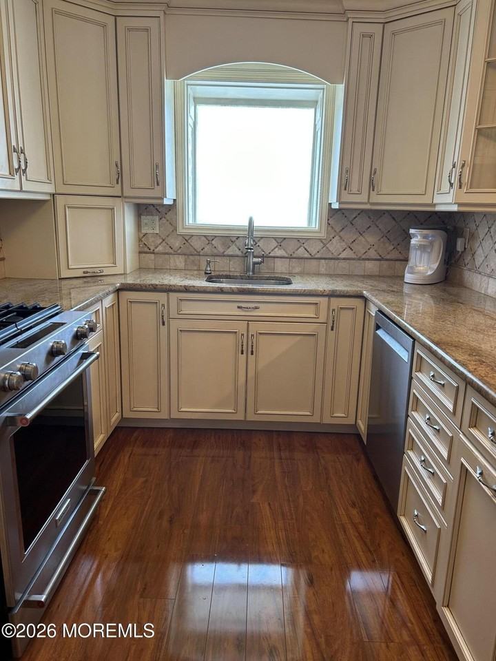 14 Devon Ct - Photo 4 of 15