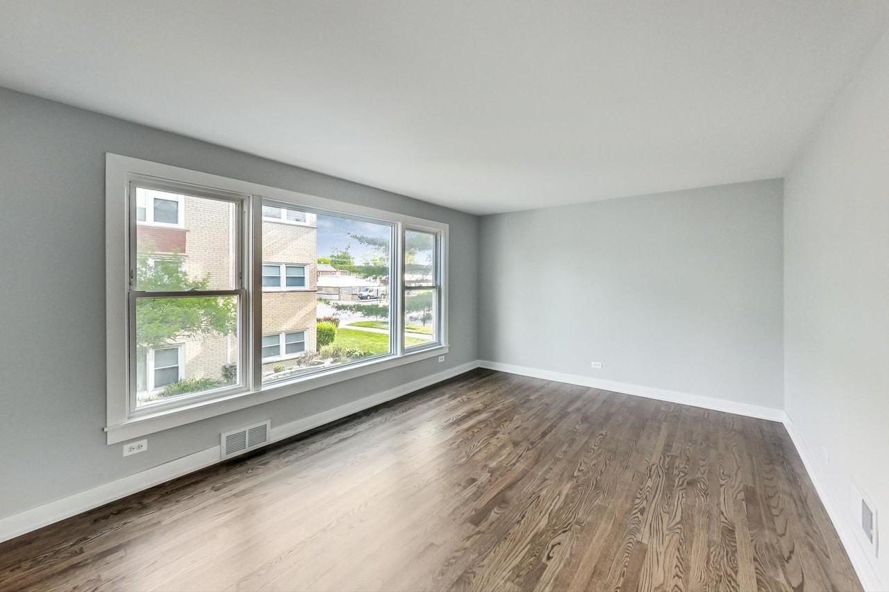 11106 S Washtenaw Ave #1E - Photo 2 of 11