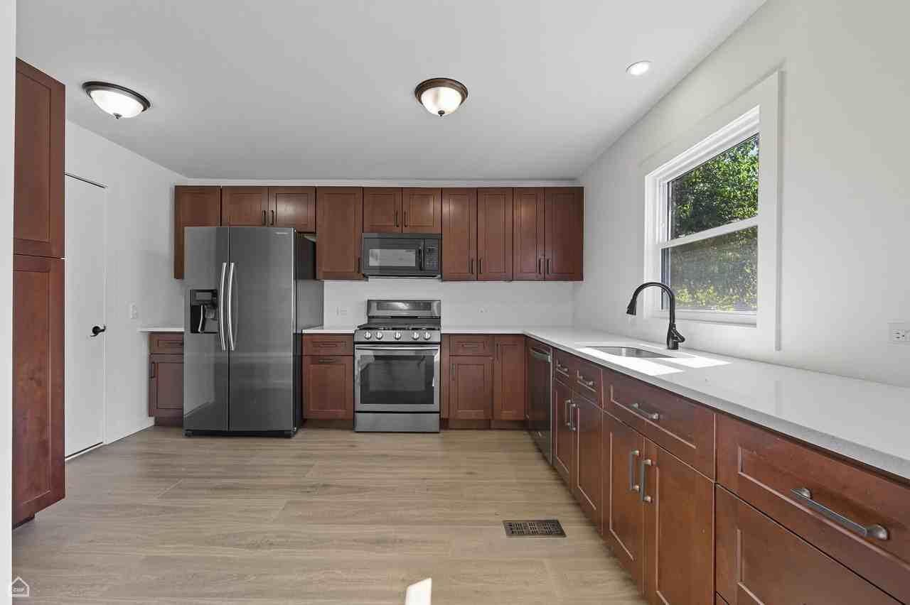 243 W Denton Ave - Photo 3 of 16