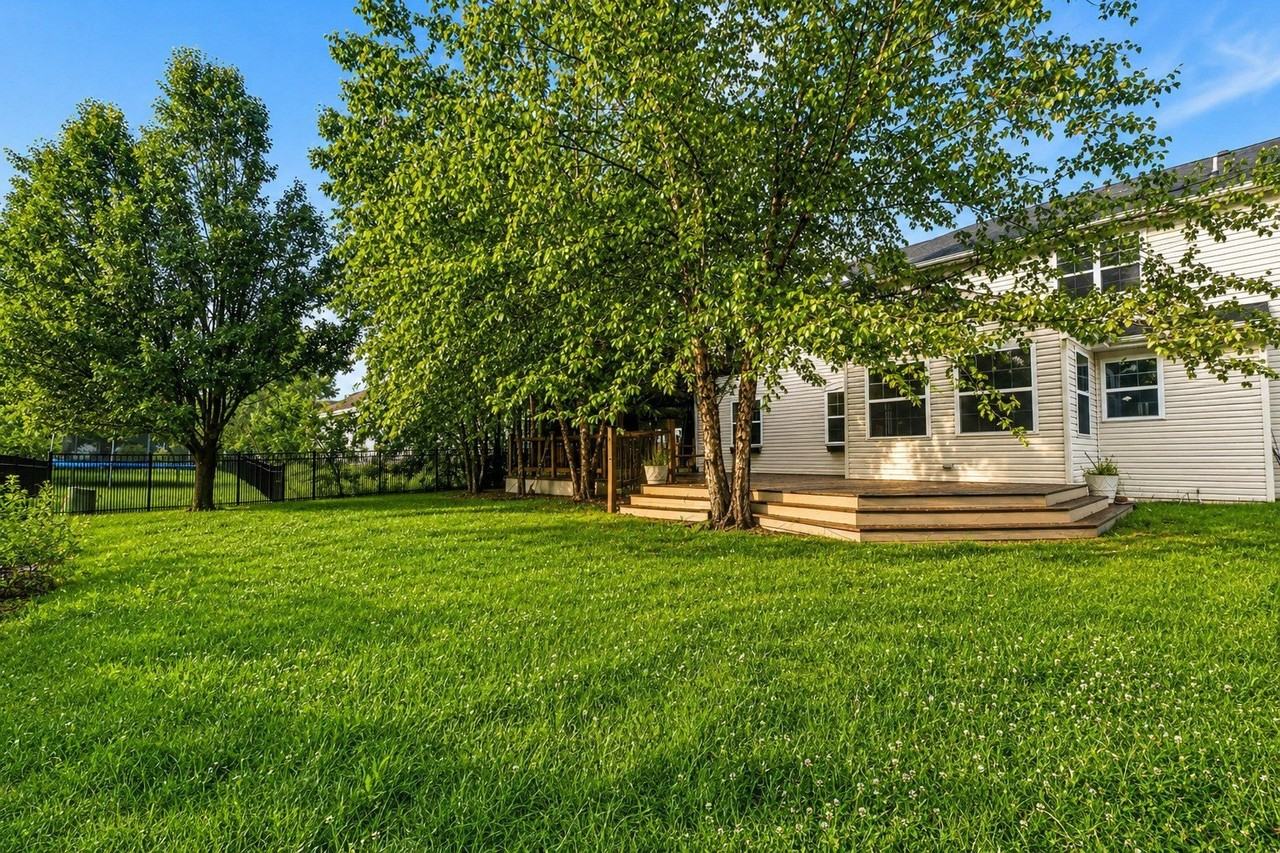 12716 S Meadow Ln - Photo 6 of 47