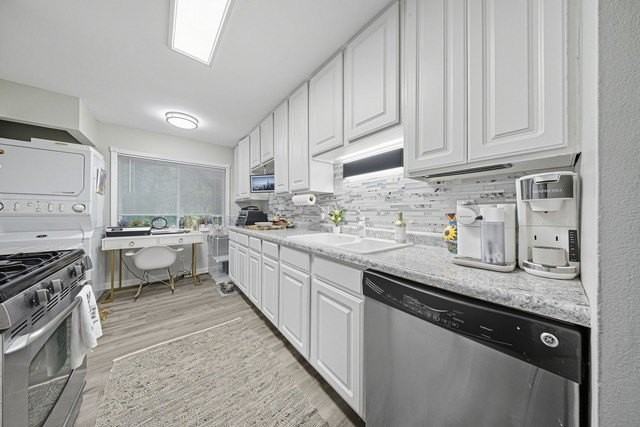 1942 Tall Oaks Dr #1A - Photo 4 of 12