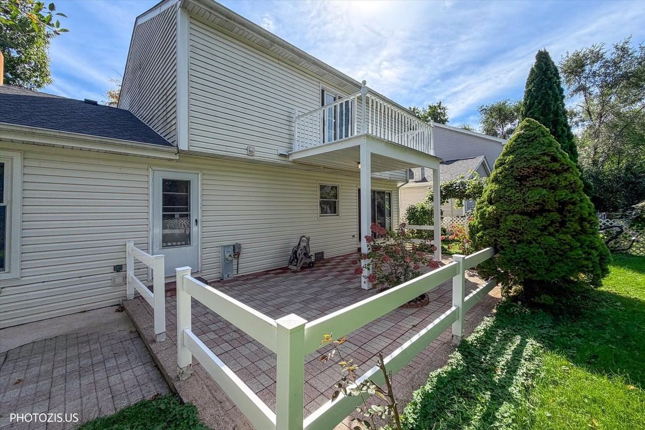 10 Mayflower Rd - Photo 3 of 21