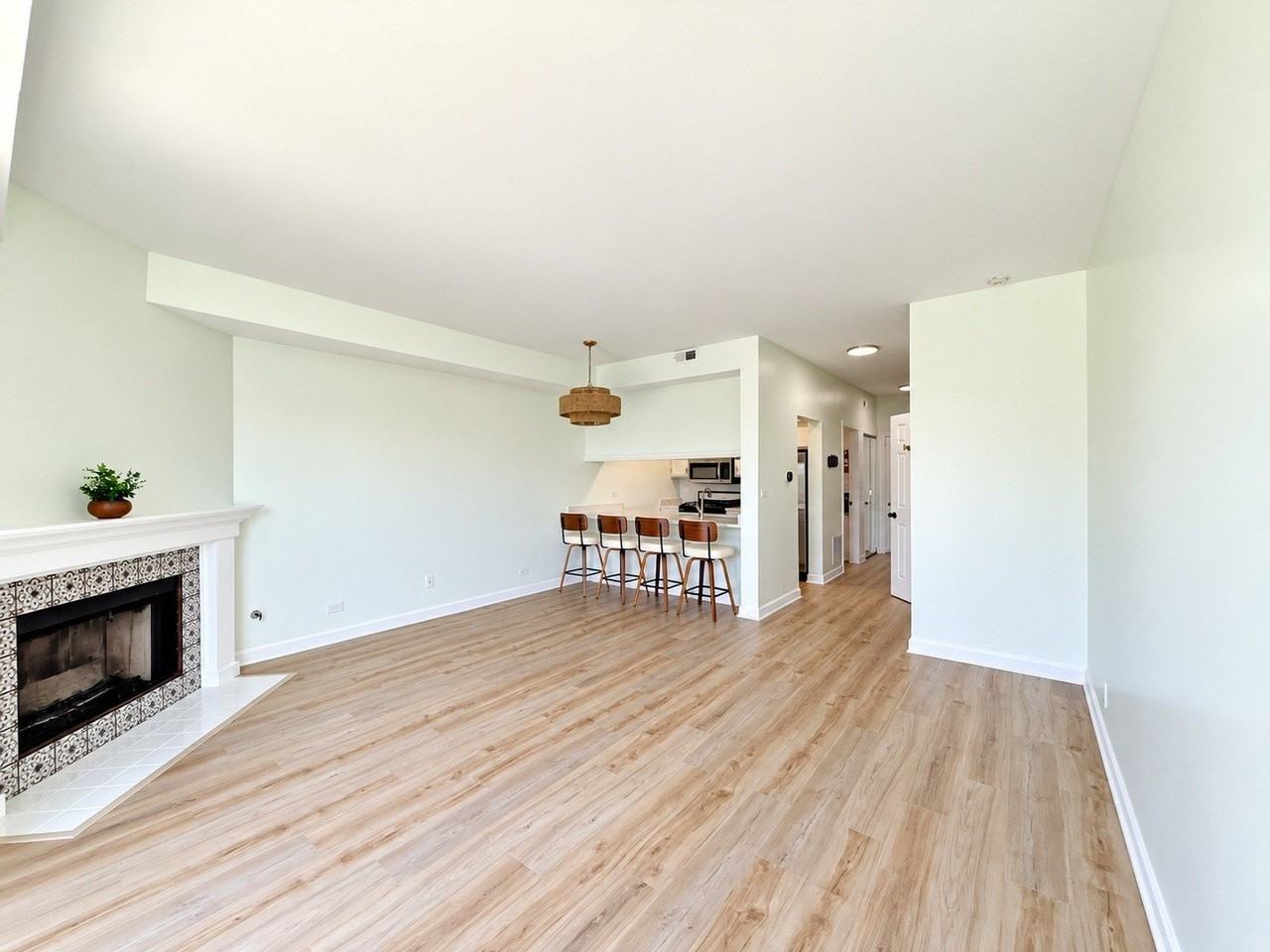 7818 Darien Lake Dr - Photo 6 of 30