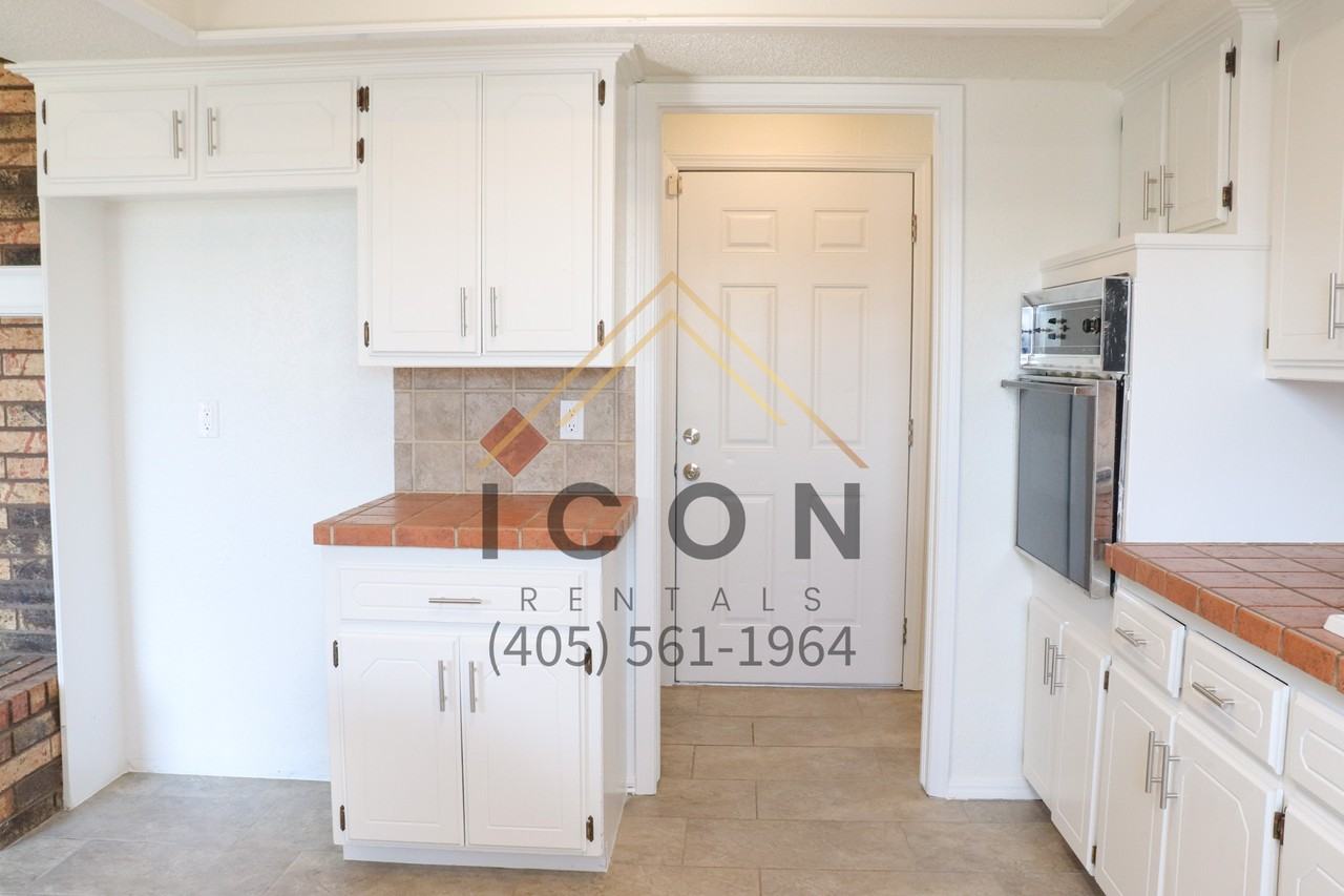 1708 Ridgeway Dr #1 - Photo 5 of 15