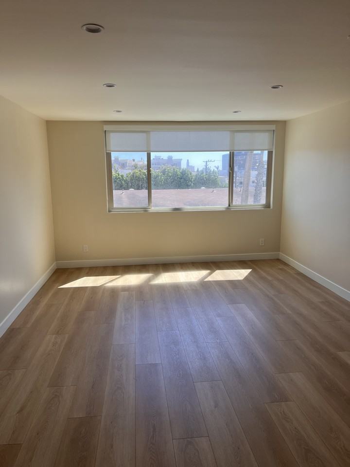 950 4th Street #304 - Photo 5 of 13