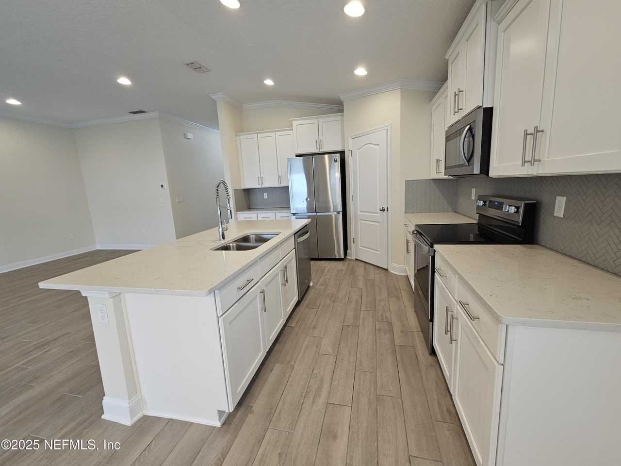 3049 Morning Lake Ct - Photo 5 of 31