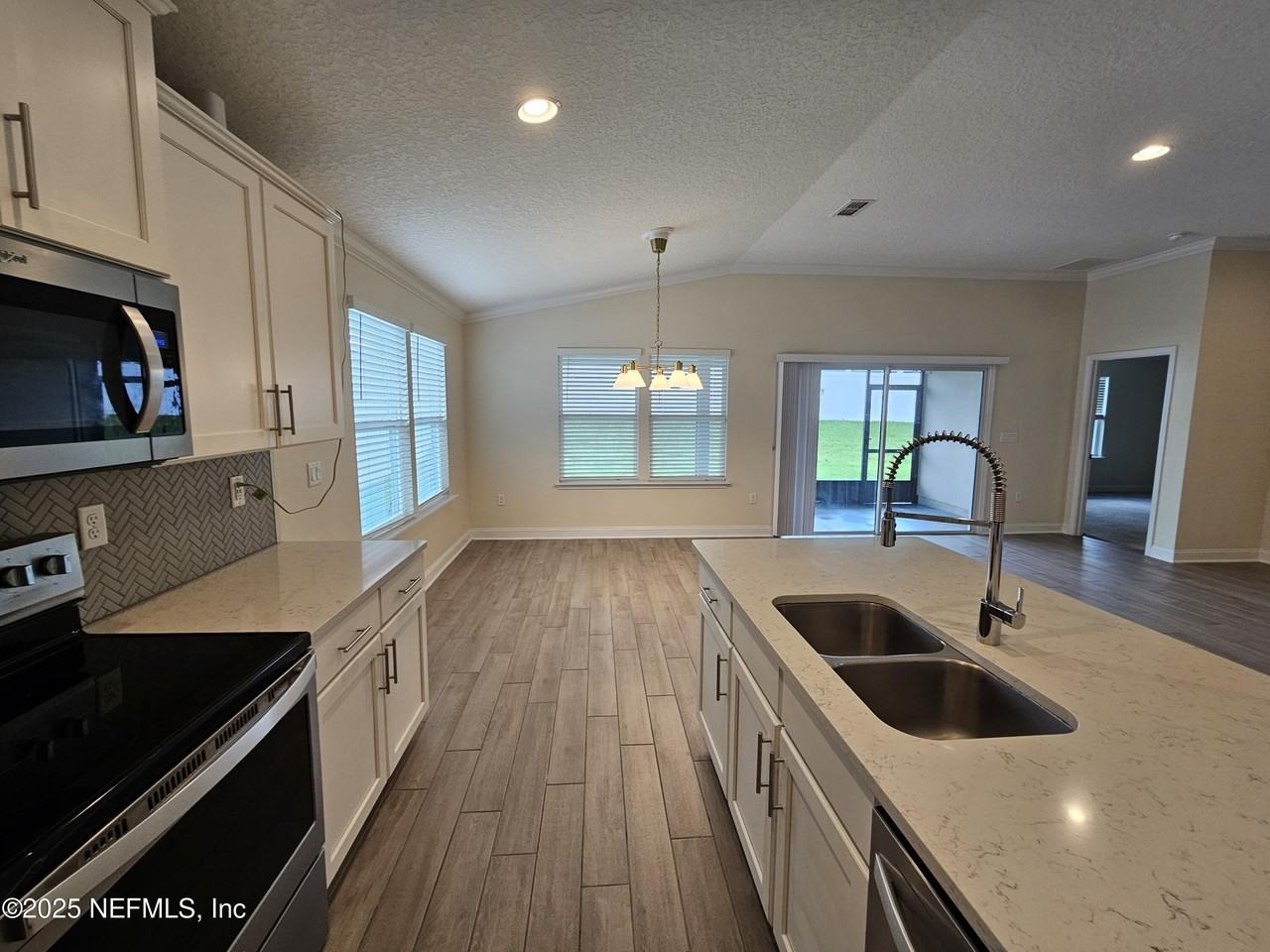 3049 Morning Lake Ct - Photo 6 of 31