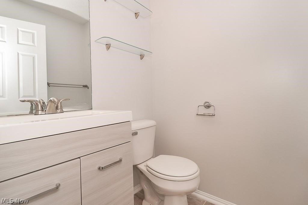 8230 Chester Pkwy - Photo 7 of 31