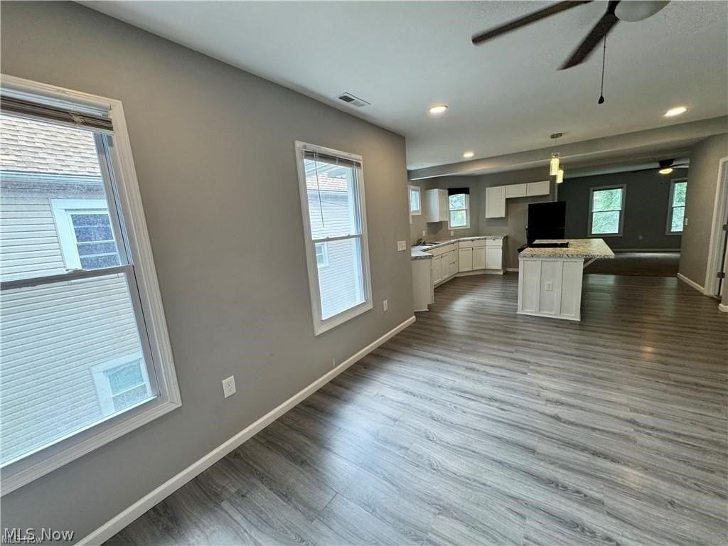3812 Archwood Ave - Photo 3 of 12