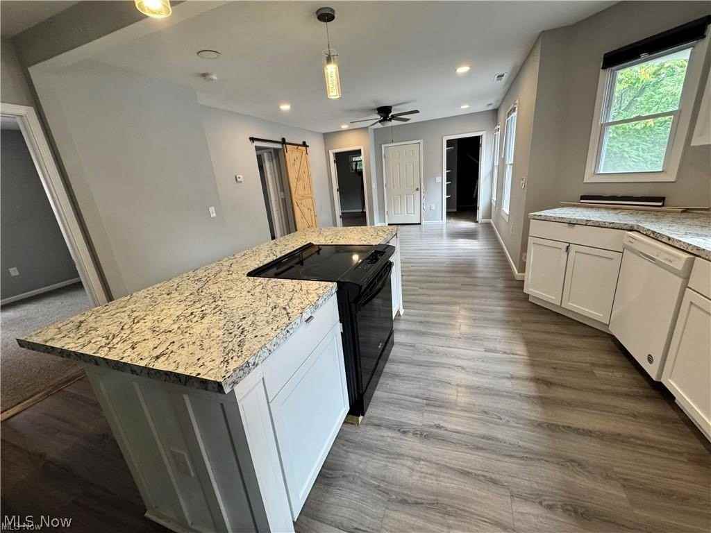 3812 Archwood Ave - Photo 4 of 12