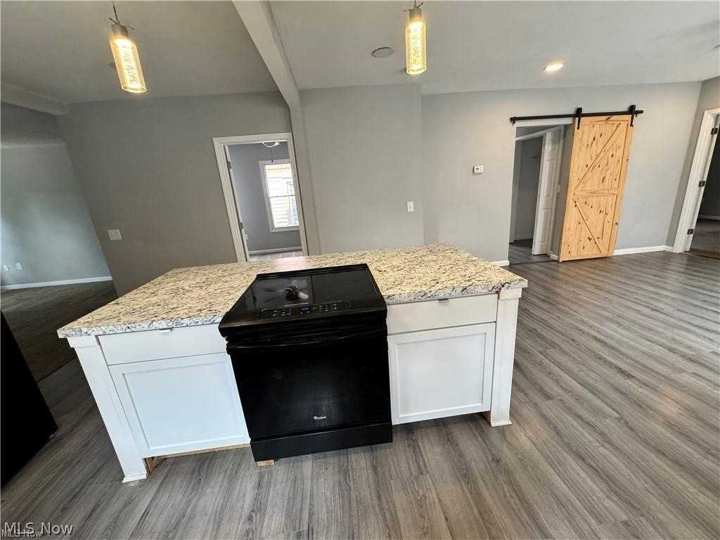 3812 Archwood Ave - Photo 6 of 12