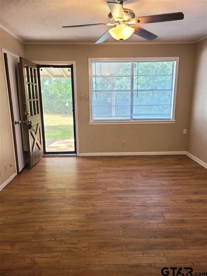 636 S College Ave - Photo 3 of 14