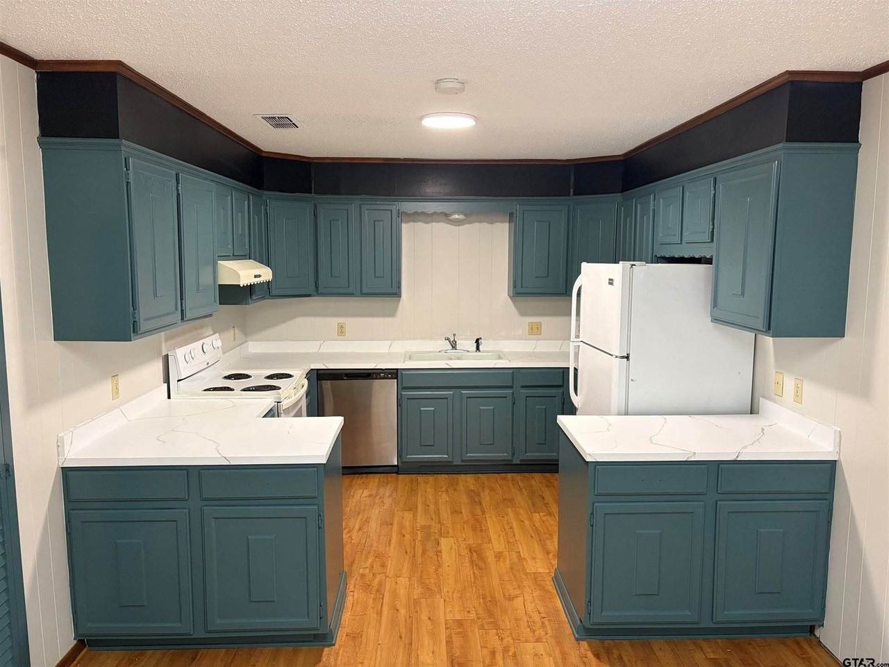636 S College Ave - Photo 6 of 14