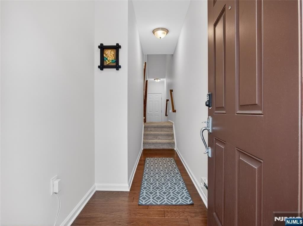 15 Wesmont Dr - Photo 3 of 44