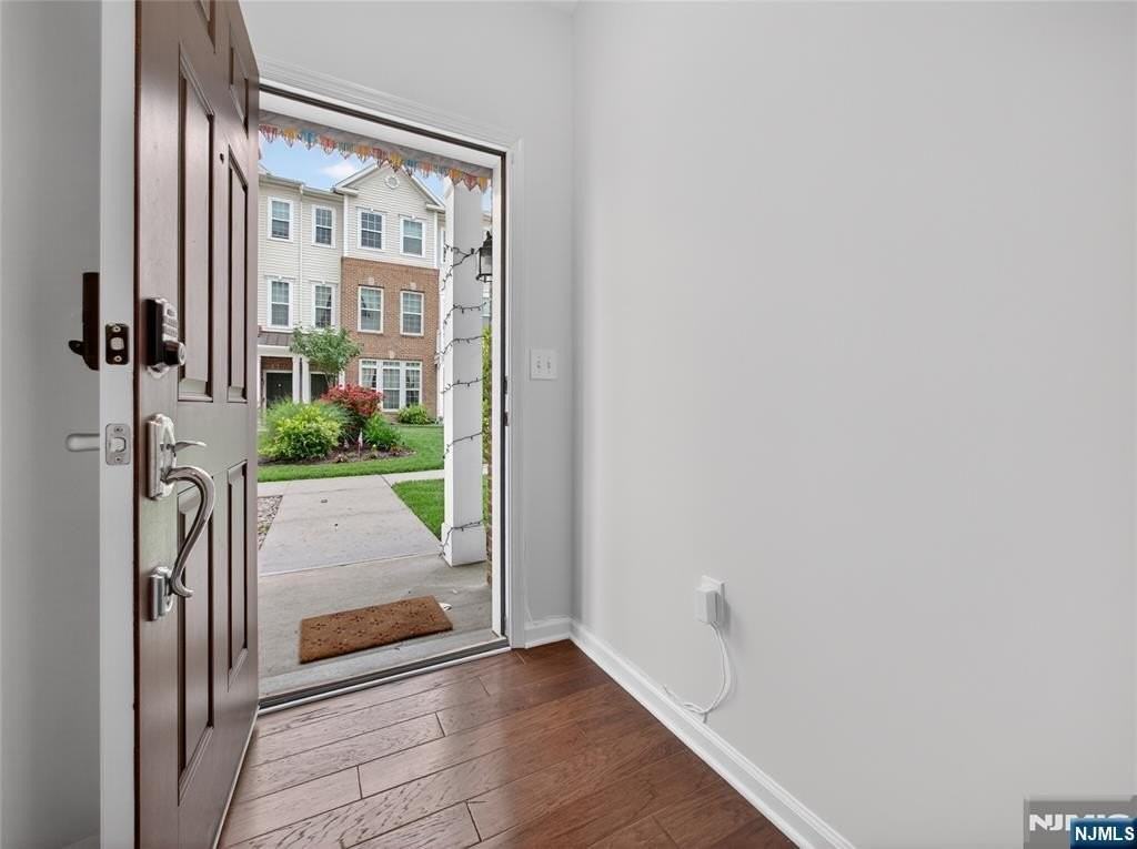15 Wesmont Dr - Photo 4 of 44