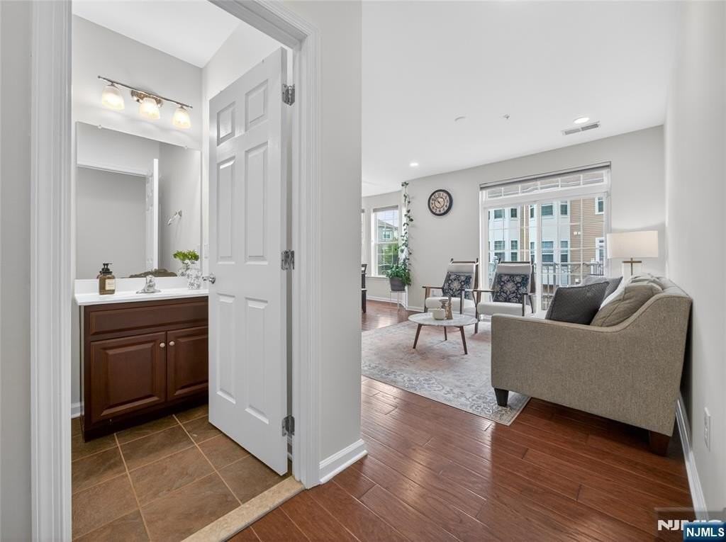 15 Wesmont Dr - Photo 6 of 44