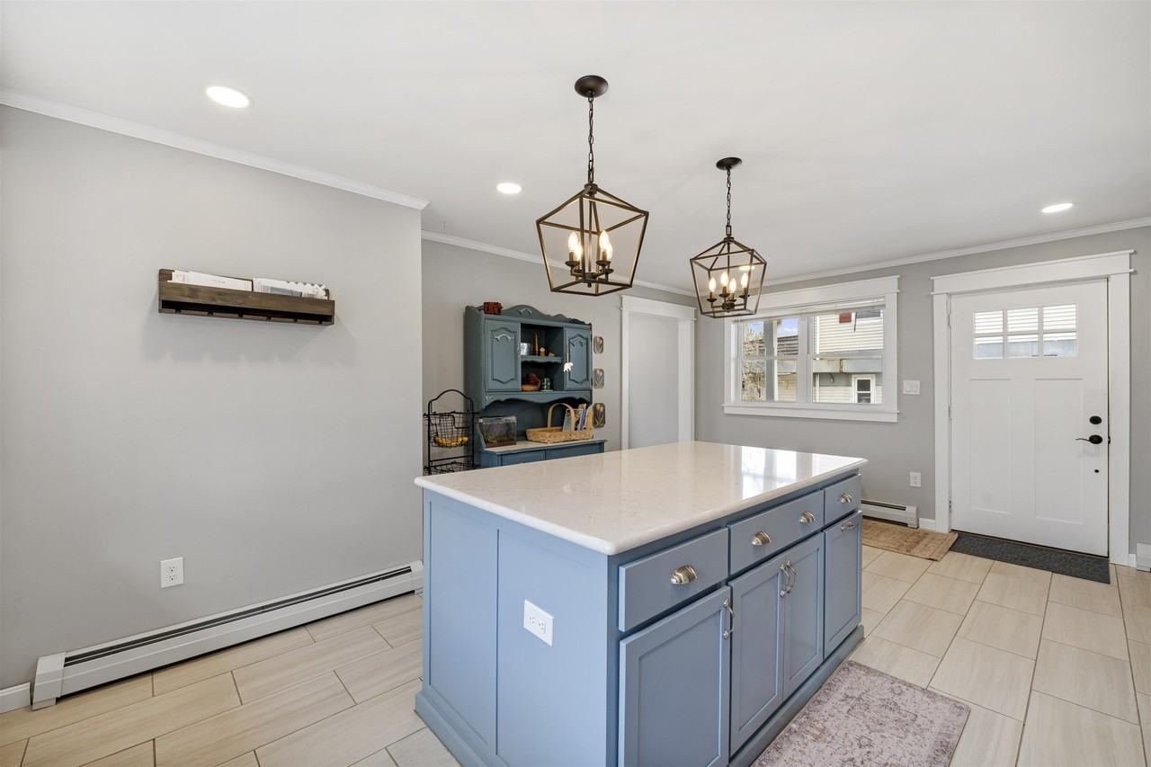 128 Gale St - Photo 5 of 27