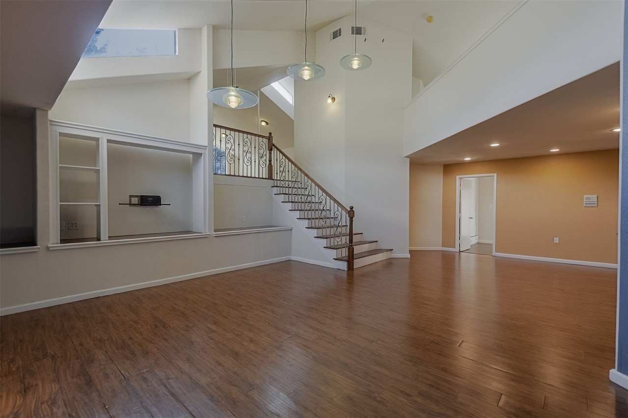 2210 Winter Sunday Way - Photo 4 of 40