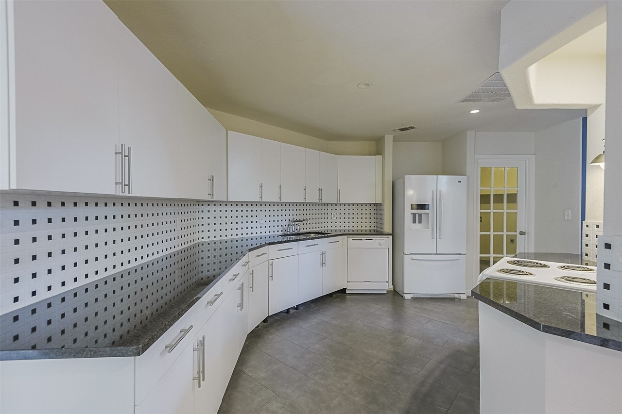 2210 Winter Sunday Way - Photo 2 of 40