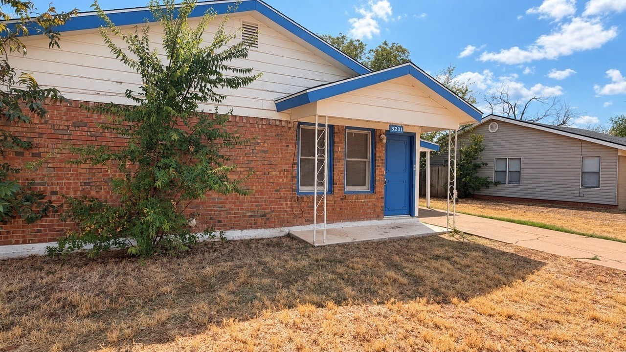 3231 Ivy Ln - Photo 2 of 22