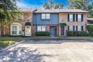 featured image of 247 E Stephenson St