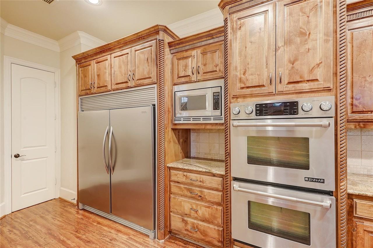 3815 Northwest Pkwy - Photo 7 of 25