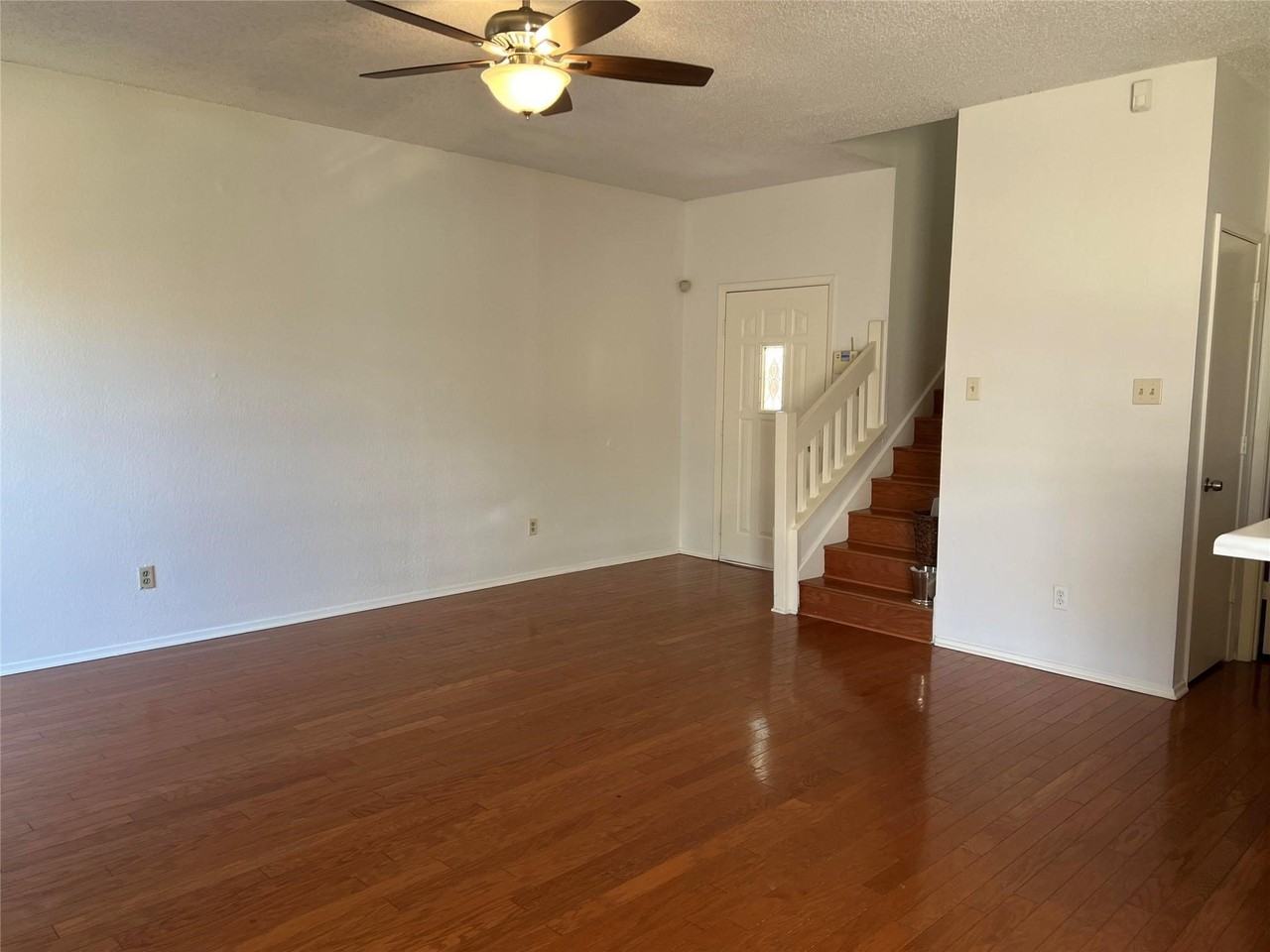 3116 Renaissance Dr - Photo 4 of 16