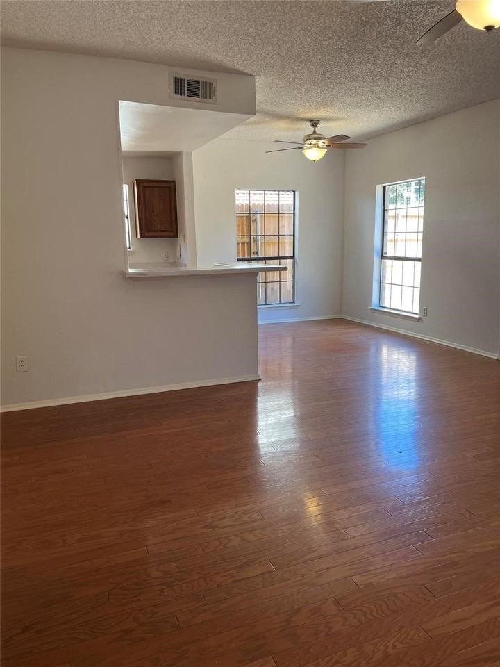 3116 Renaissance Dr - Photo 5 of 16