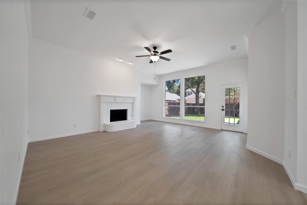 1687 Garrison Dr - Photo 5 of 36