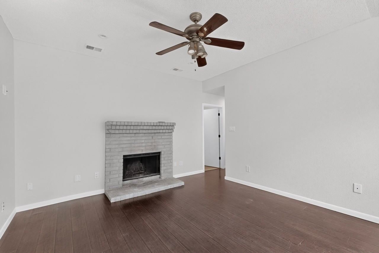 2039 Mallard Dr - Photo 6 of 35