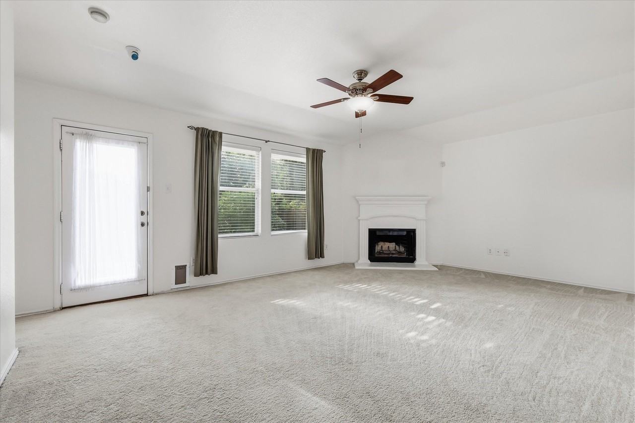 4709 Redbud Dr - Photo 2 of 40